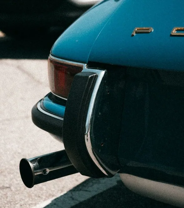 chrome delete — blacked-out trim